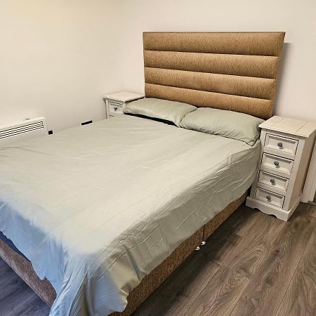 1 Bed Modern Flat Apartment ดิดคอท ภายนอก รูปภาพ