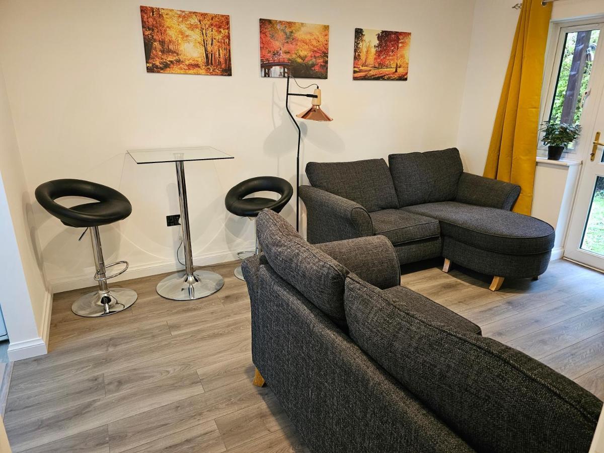 1 Bed Modern Flat Apartment ดิดคอท ภายนอก รูปภาพ
